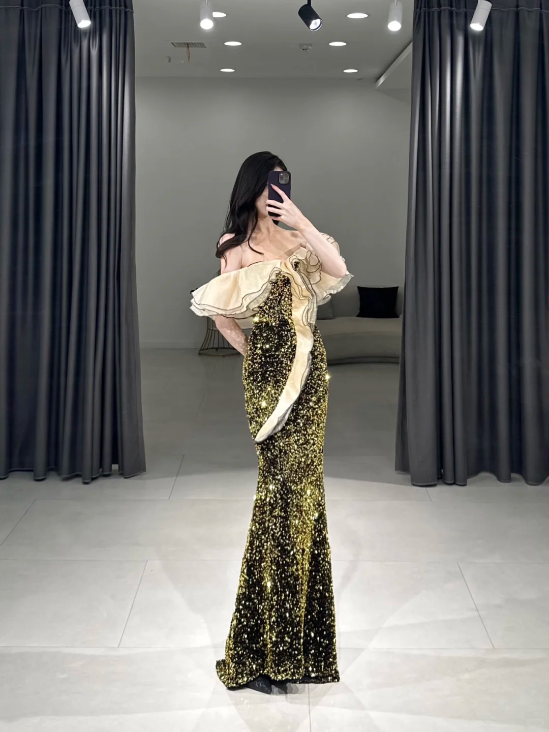 Robe de bal élégante sirène à épaules dénudées et manches mi-longues, longueur au sol, inspiration robe de bal longue à paillettes vertes A106