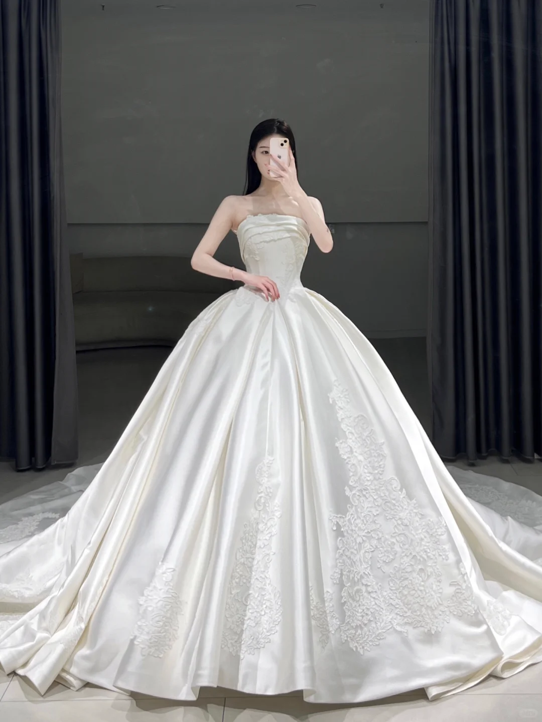 Timeless Ball Gown Strapless Satin Sleeveless Long Wedding Dress Beautiful Formal Cute Wedding Dresses A107