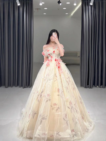 Süßes Ballkleid aus der Schulter Floral Tüll langes Quinceanera-Kleid Wunderschöne Quinceanera-Kleider Sweet 15 16 Kleid A111