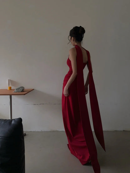 Robe de bal longue rouge vif à fines bretelles et foulard, style sirène, inspiration robe de bal formelle N463