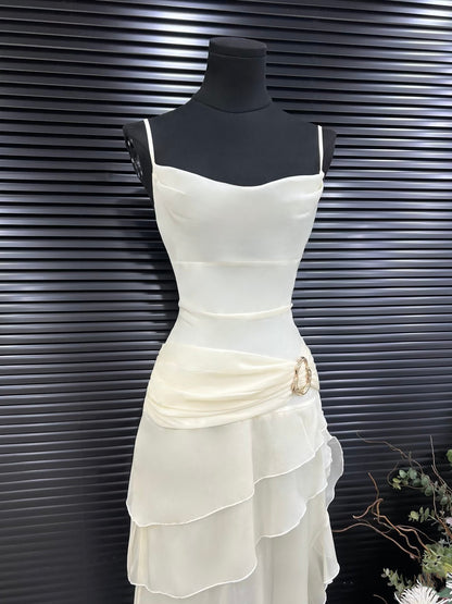 Robe de soirée sirène modeste à fines bretelles en mousseline ivoire plissée AB143