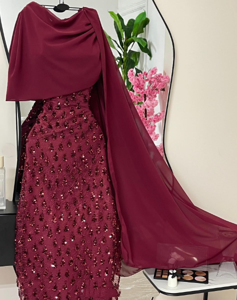 Elegantes, marineblaues Paillettenkleid mit Cape, langes, formelles Abendkleid für Ball, Dinner und festliche Anlässe AB2046