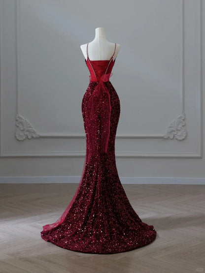 Robe de soirée longue bordeaux à fines bretelles et sequins, style sirène, ornée de paillettes et de sequins, idéale pour un bal de promo ou un dîner chic (AB2047)