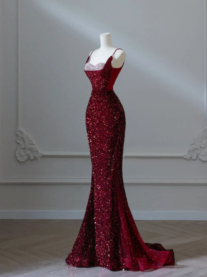 Robe de soirée longue bordeaux à fines bretelles et sequins, style sirène, ornée de paillettes et de sequins, idéale pour un bal de promo ou un dîner chic (AB2047)
