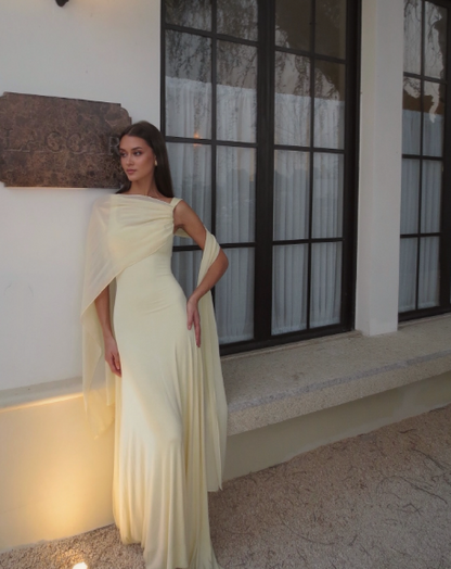 Robe de soirée longue jaune élégante, coupe sirène, col carré, cintrée, idéale pour un bal de promo ou un dîner chic (AB2050)