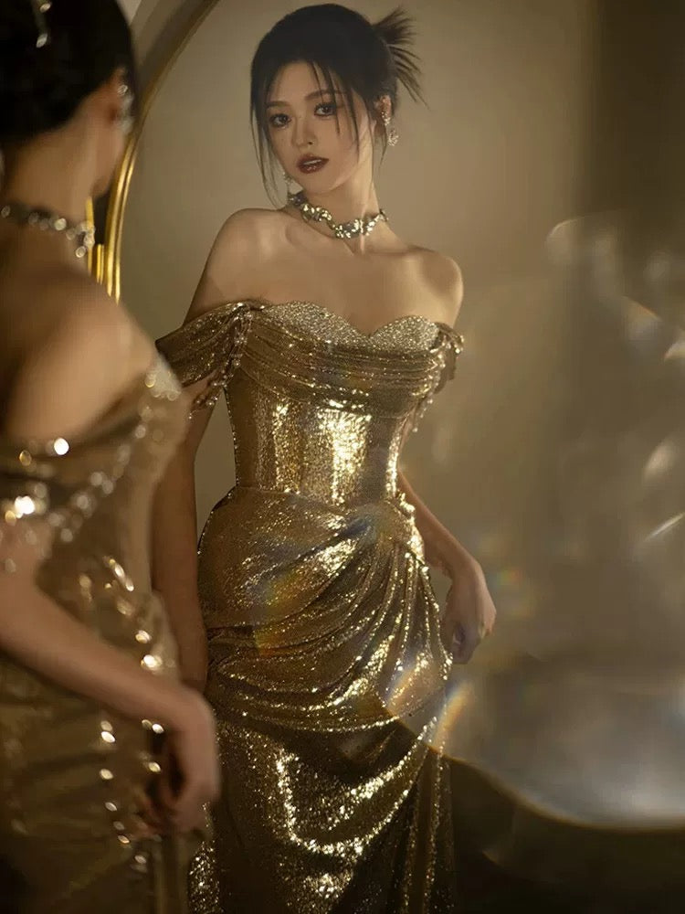 Meerjungfrauen-Abendkleid mit schulterfreiem Rock, goldenen Pailletten und kurzen Ärmeln – Inspiration für lange Abendoutfits und Geburtstagsoutfits AB2211