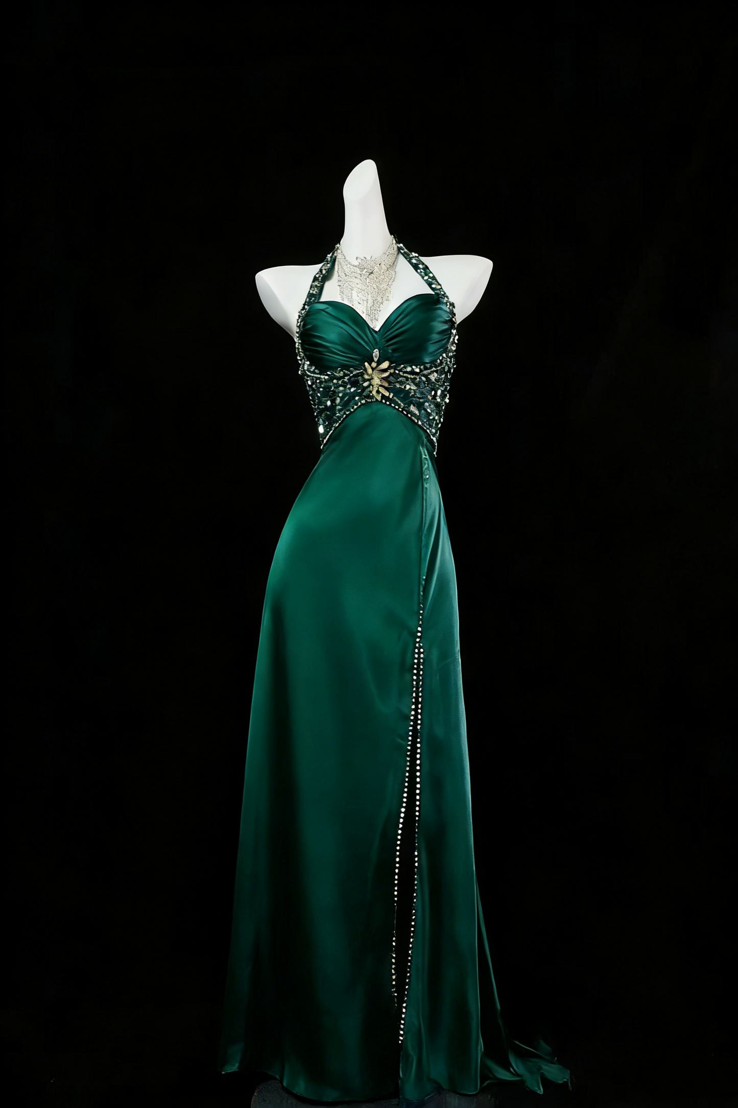 Vintage A-Linien-Kleid aus den 1950er Jahren mit Neckholder, Satin, Perlenbesatz, langes Ballkleid, Partykleid, Outfit zum 18. Geburtstag, Abschlusskleid N925