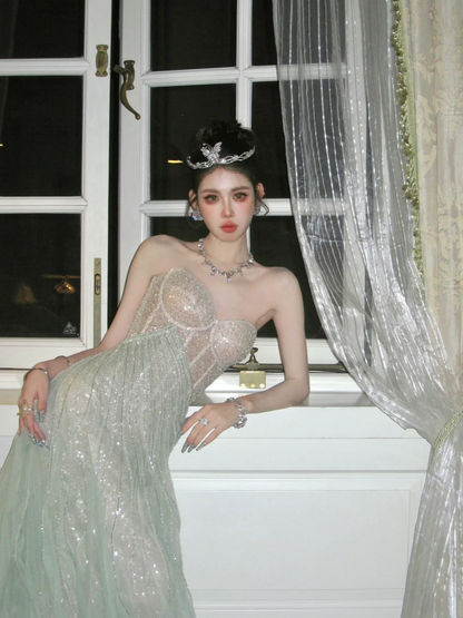 Robe de bal longue et bustier verte à paillettes et cristaux, style trapèze, N069