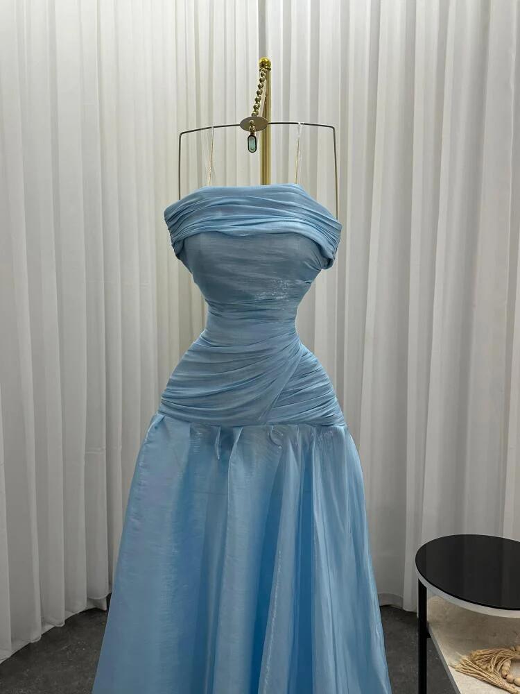 Magnifique robe de bal longue bleue chic, sans bretelles ni manches, coupe trapèze, avec plis, AB393
