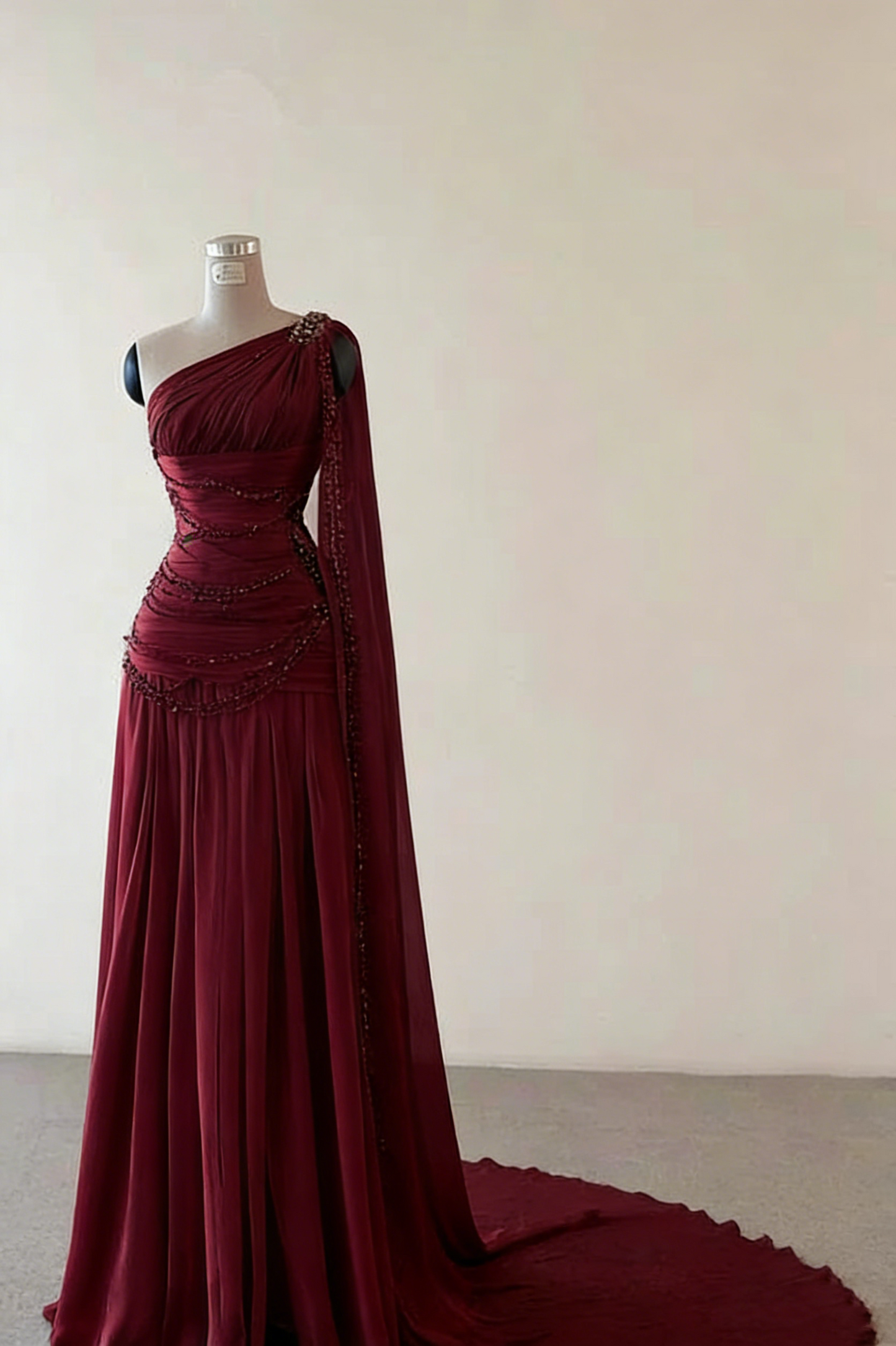 Robe de soirée longue en mousseline rose, élégante, asymétrique, fourreau, épaule dénudée, idéale pour un bal de promo ou une cérémonie (AB525)