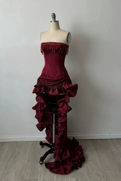Robe de bal bordeaux en satin, bustier, asymétrique, ornée de perles, style modeste, idéale pour une soirée formelle ou un 18e anniversaire (AB797)