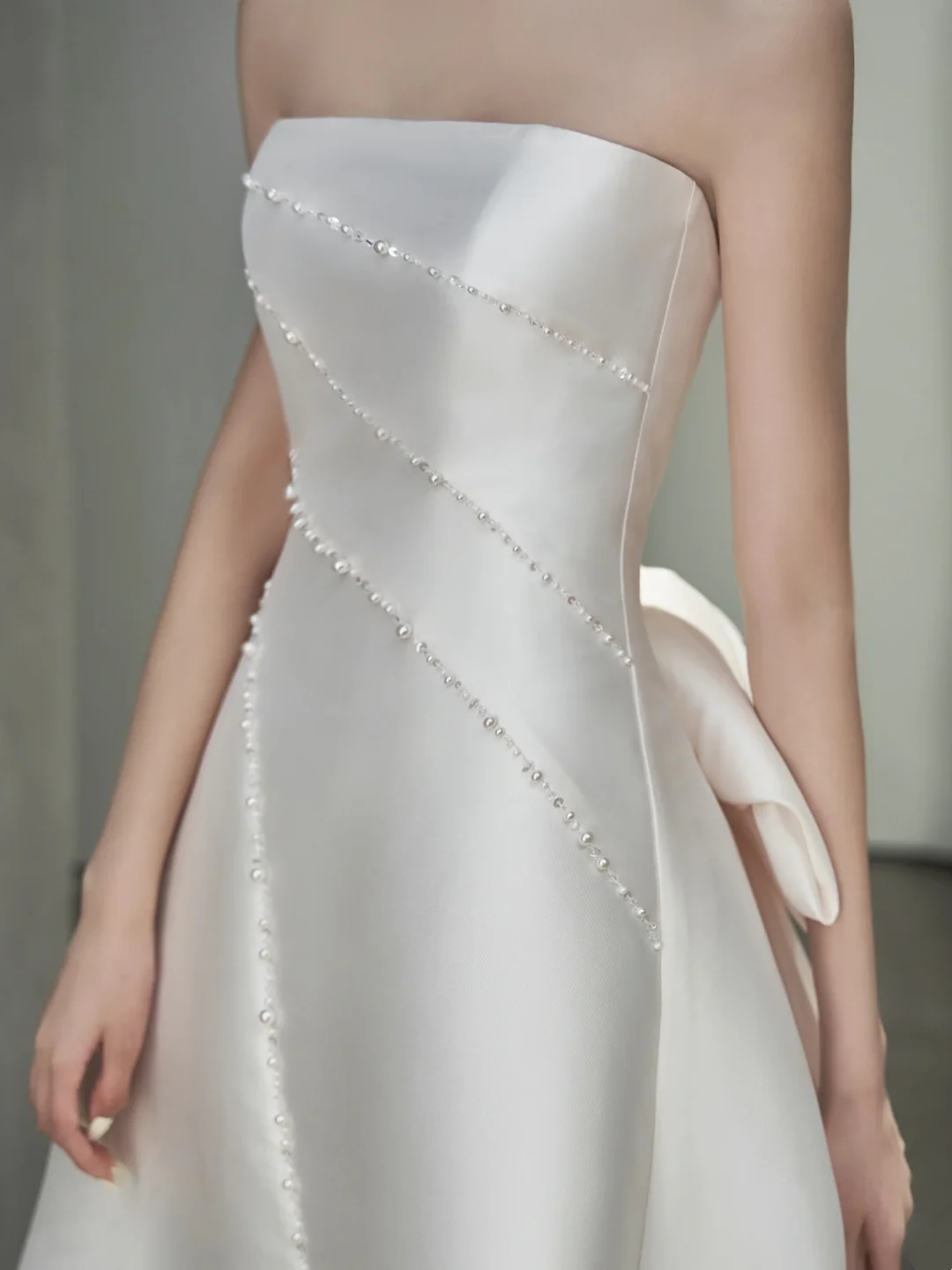 Women’s Strapless Sleeveless Bridal Wedding Dress With Pleated Floor Length A Line Gown for Bride AB892