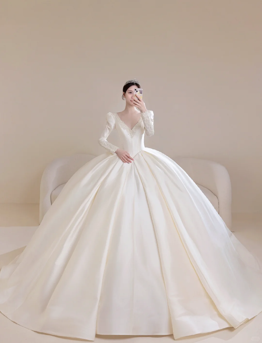 Timeless Women's White Wedding Dress With Lace for Bride Applique Bride Dress V Neck Ball Gowns AB877