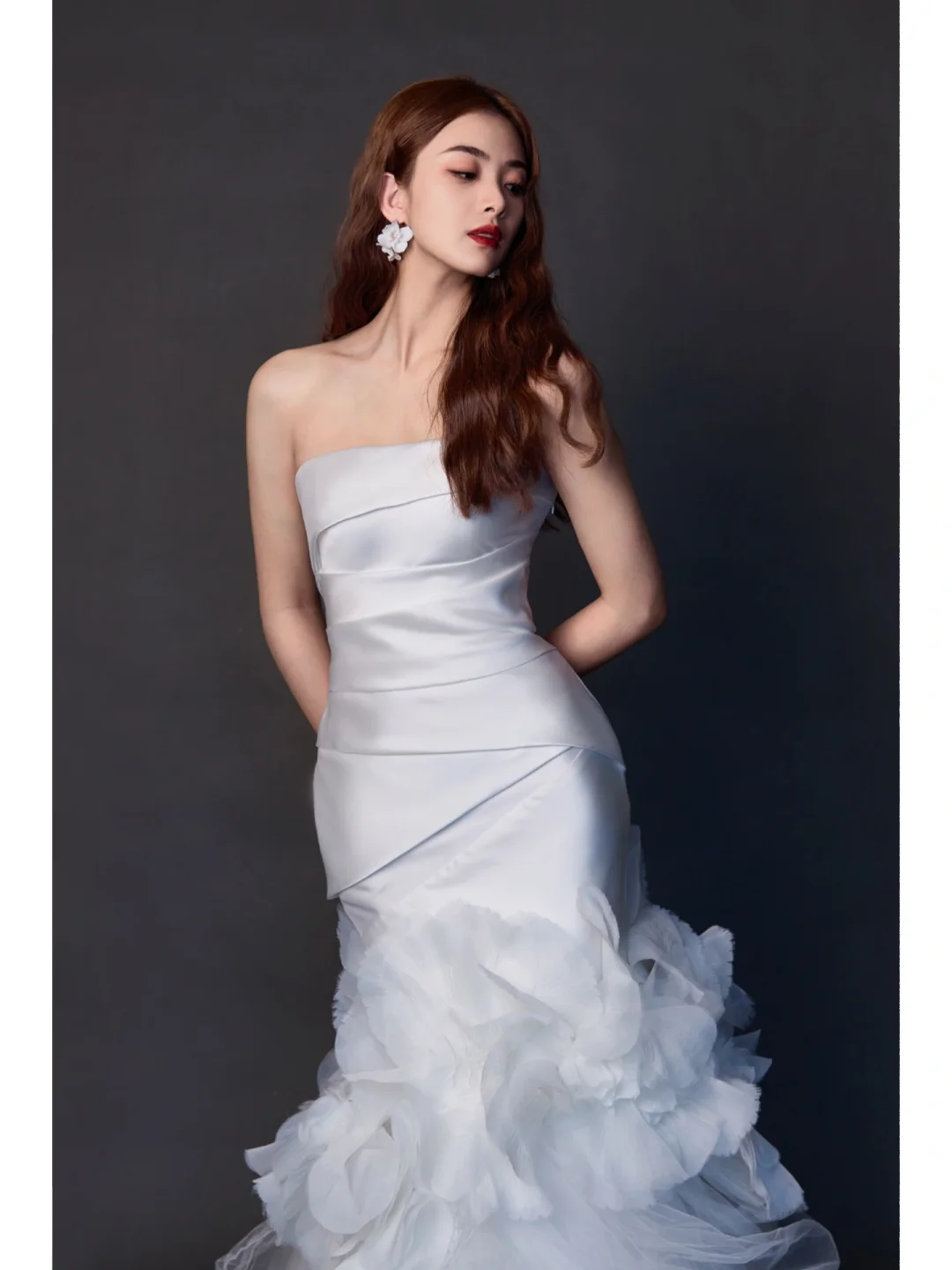Women’s Strapless Sleeveless Bridal Wedding Dress With Pleated Floor Length Mermaid Gown for Bride AB888