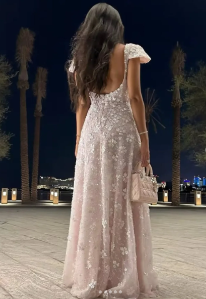 Elegantes, rückenfreies, kurzärmeliges A-Linien-Abendkleid mit Blumenmuster, Modell AB920