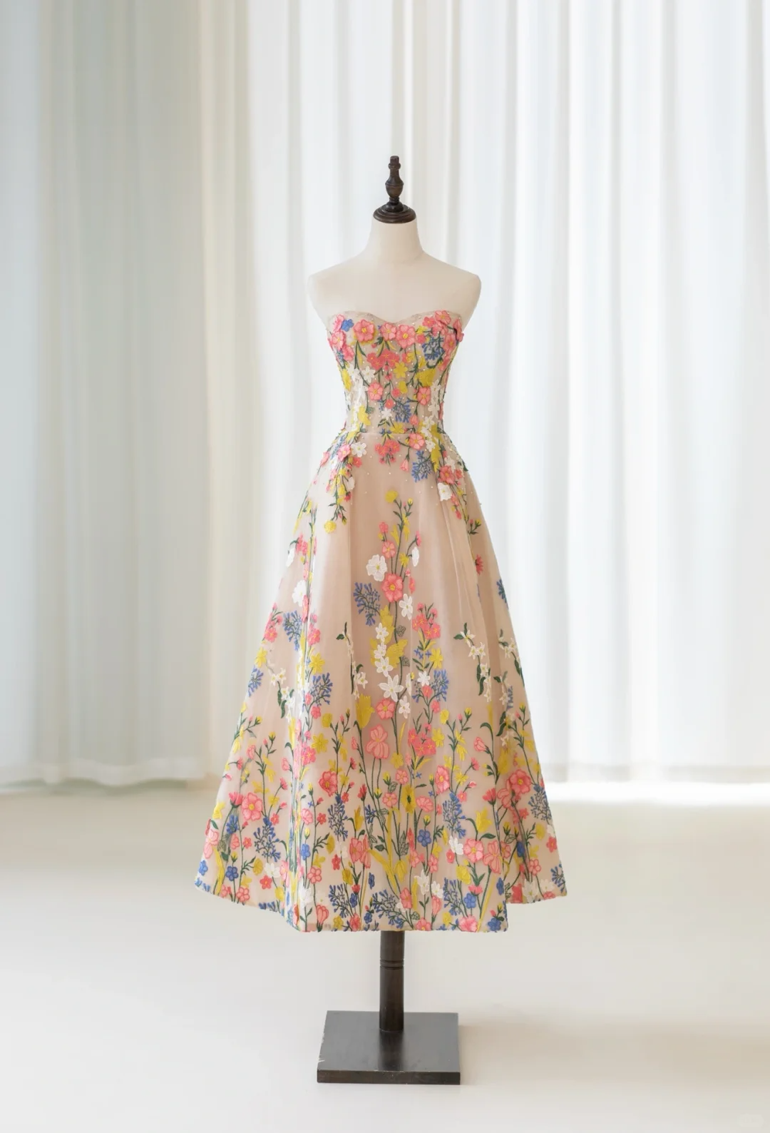 Niedliches Ballkleid mit Herzausschnitt, floraler Spitze, knöchellang, für den 18. Geburtstag – ein echter Hingucker! AB055