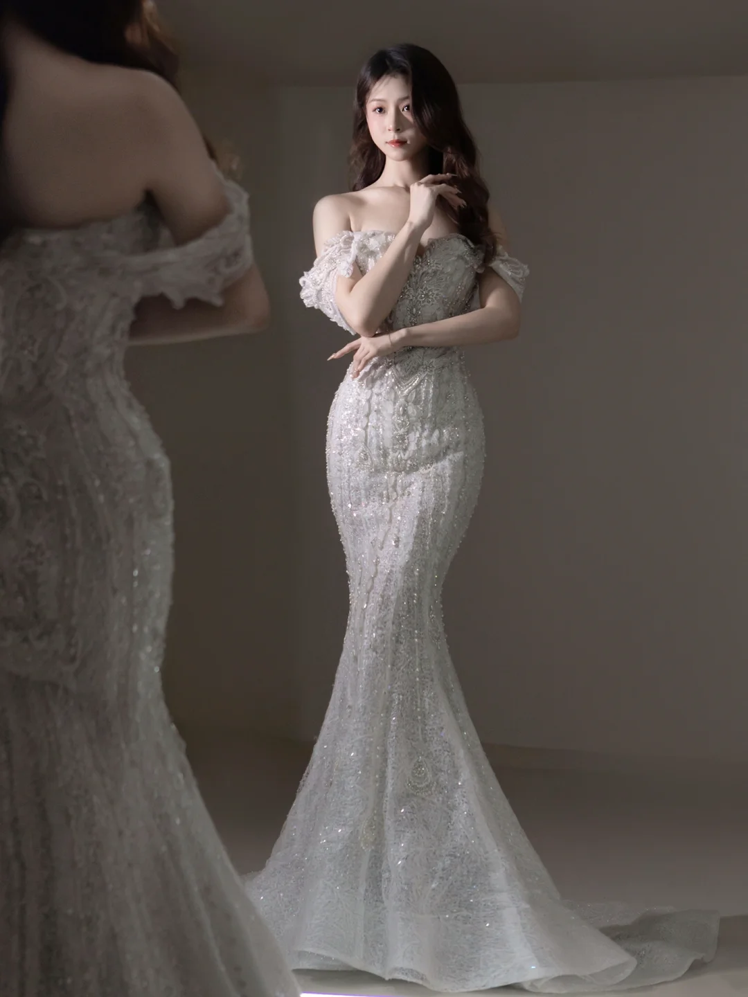 Brautkleid im Meerjungfrauenstil mit schulterfreiem Ausschnitt, Ärmeln und Perlenbesatz, bodenlang, für Damen, AC066