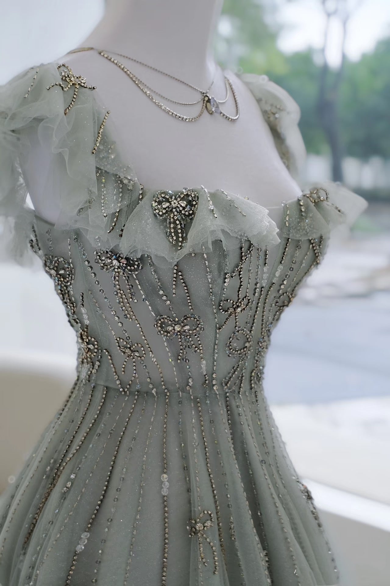 Elegantes, langes, formelles A-Linien-Abendkleid aus grünem Tüll mit eckigem Ausschnitt, ideal für Ball, Dinner und Party (AQ137)