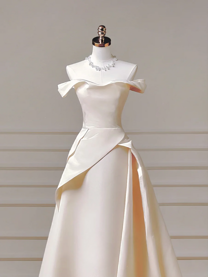 Robe de mariée longue et romantique, coupe trapèze, épaules dénudées, en satin plissé, avec traîne, modèle AQ001