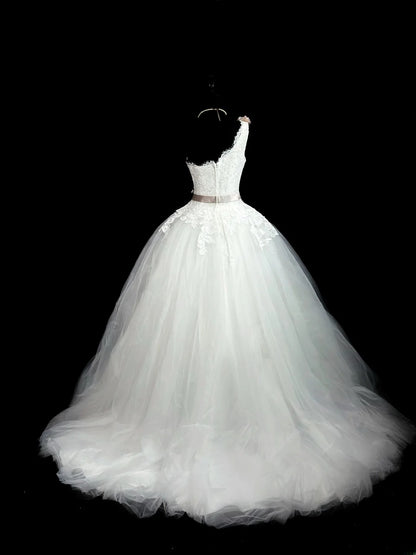 Vintage Style Ball Gown One Shoulder White Tulle 1950s Brides Gown Bridal Dress Long Wedding Dresses RB5814