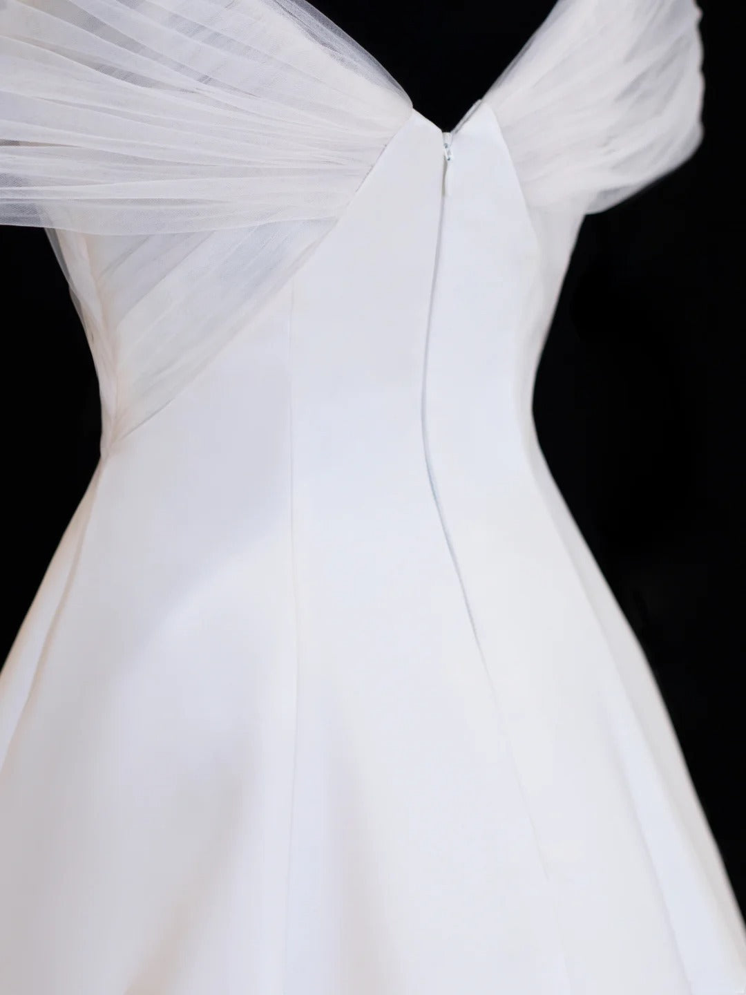 Robes de mariée élégantes et sobres pour la mariée, robe de bal épaules dénudées à manches courtes en satin, robes de mariée pour femmes petites et grandes tailles SA005