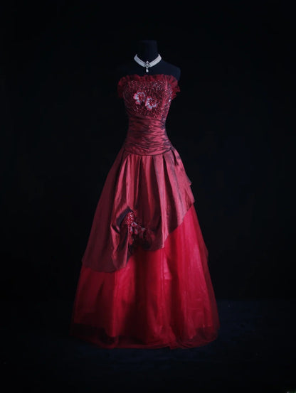 Robe de bal rétro bustier en tulle bordeaux années 90 ornée de perles, idéale pour les soirées et les fêtes. Robe longue de soirée formelle, parfaite pour un 21e anniversaire (AS006).
