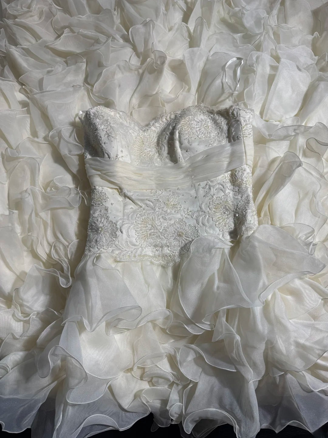 Zeitloses, ärmelloses, weißes Chiffon-Brautkleid im Meerjungfrauenstil mit herzförmigem Ausschnitt, Stufenrock, Faltenrock, Perlen und Spitze, langes Vintage-Brautkleid im Stil der 1920er Jahre AS006