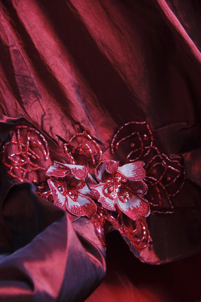 Robe de bal rétro bustier en tulle bordeaux années 90 ornée de perles, idéale pour les soirées et les fêtes. Robe longue de soirée formelle, parfaite pour un 21e anniversaire (AS006).