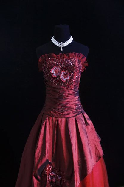 Robe de bal rétro bustier en tulle bordeaux années 90 ornée de perles, idéale pour les soirées et les fêtes. Robe longue de soirée formelle, parfaite pour un 21e anniversaire (AS006).