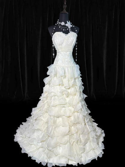 Zeitloses, ärmelloses, weißes Chiffon-Brautkleid im Meerjungfrauenstil mit herzförmigem Ausschnitt, Stufenrock, Faltenrock, Perlen und Spitze, langes Vintage-Brautkleid im Stil der 1920er Jahre AS006