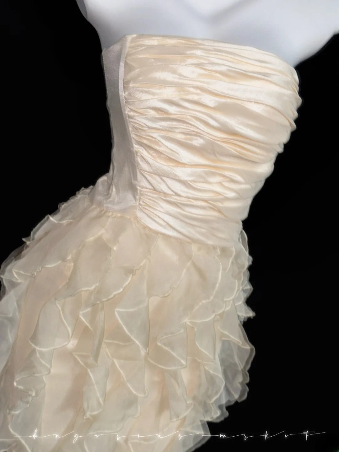 Robes de bal de fin d'année modestes, sans bretelles, champagne clair, courtes, pour l'école secondaire, pour les élèves de 3e, d'inspiration pour le bal de promo, robe de soirée RB3349
