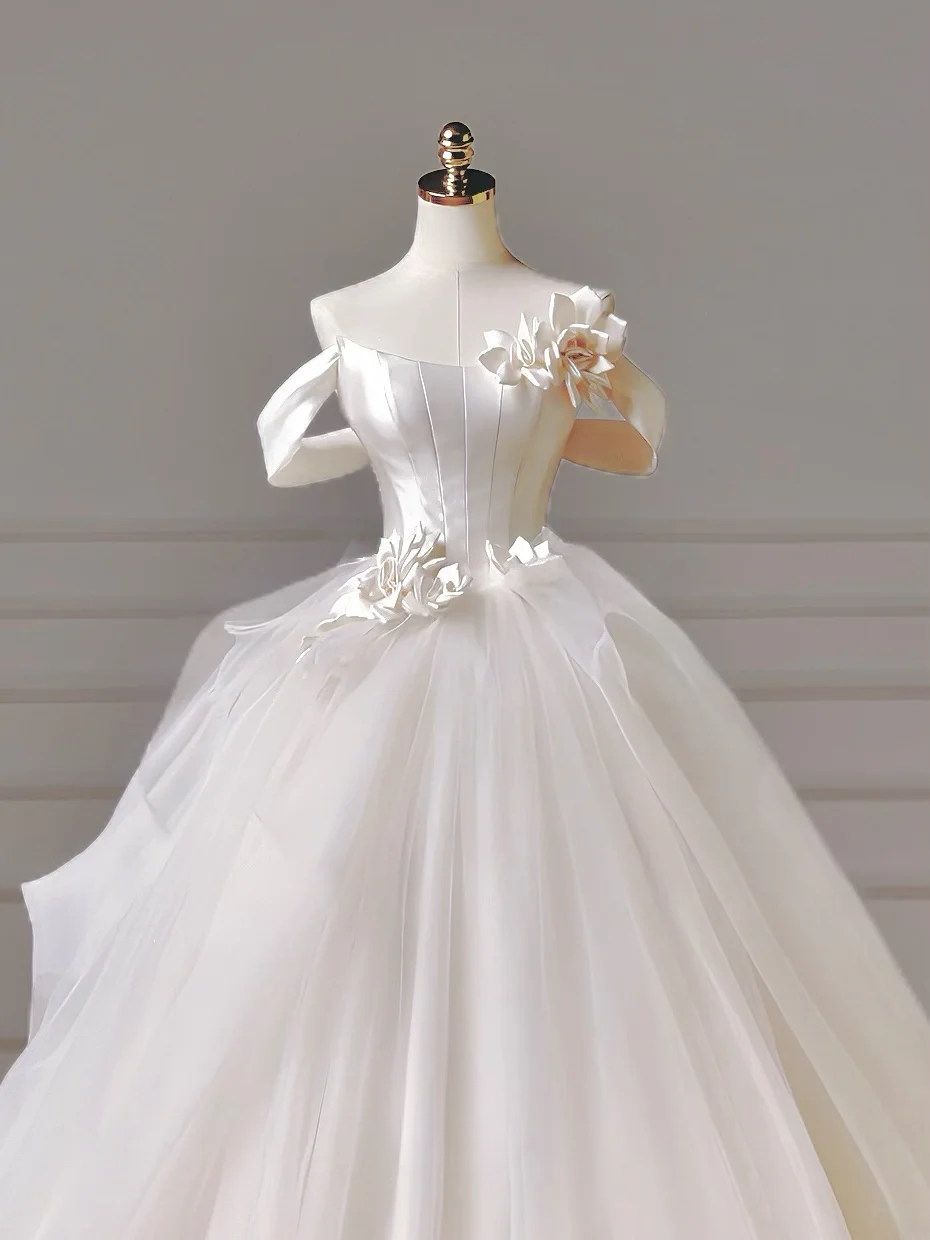 Princess Long Wedding Gowns Ball Gown Off The Shoulder Short Sleeves Pleated Tulle for Bride With Flower Train White Bridal Dress AQ008