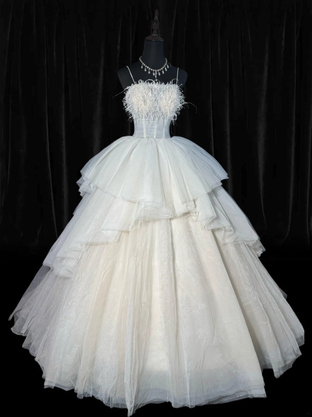 Ethereal Wedding Gowns Brides Dresses Ball Gown Spaghetti Strap for Bride Tulle White Petite/Plus Size Bridal Gown With Feathers For Women AS009