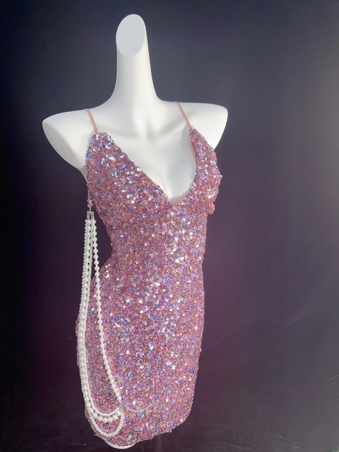 Robe fourreau vintage à fines bretelles et sequins roses, courte, idéale pour un bal de promo, un 16e anniversaire ou une soirée cocktail (AS011)