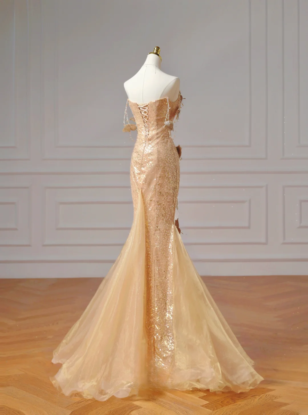 Chic Prom Dresses Aesthetic Mermaid Strapless Gold Sequins With Butterfly Inspiration Impress Long Party Formal Gown For Teenagers High Schools AQ012