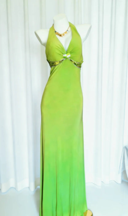 Robe de bal longue verte style années 90, col fourreau et dos nu, ornée de perles, idéale pour un 20e anniversaire ou toute autre occasion spéciale (AS013).