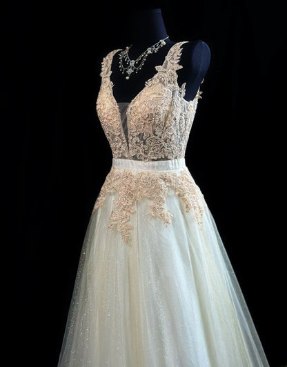 Refined Prom Dresses A Line V Neckline White Tulle With Appliqued Evening Dress Formal Outfits RB5824