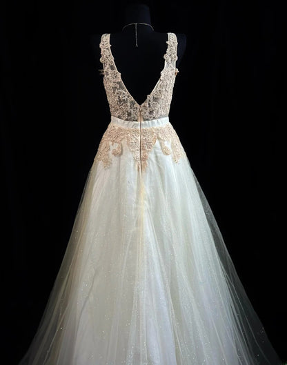 Refined Prom Dresses A Line V Neckline White Tulle With Appliqued Evening Dress Formal Outfits RB5824