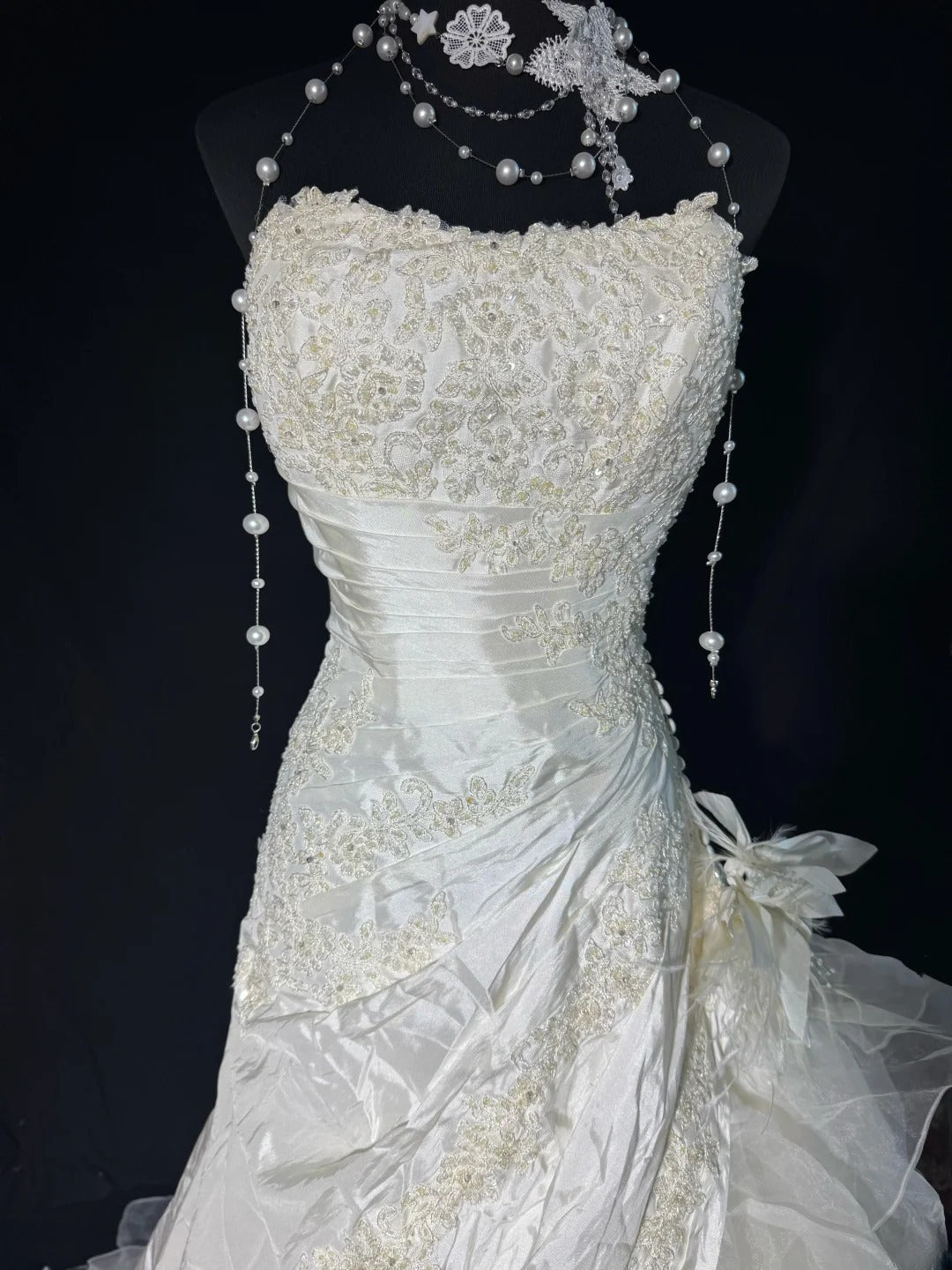 Brautkleid, trägerlos, tiefe Taille, Meerjungfrauenstil, 1950er/1940er Jahre, trägerlose Spitze mit Applikationen, weiß, in Petite/Plus Size, AS014