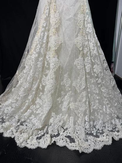 Robe de mariée bustier taille basse années 40/50, coupe sirène, dentelle et tulle ornés d'appliqués, blanche, tailles petites et grandes, AS015