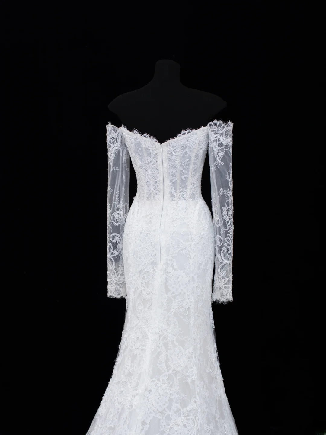 Elegante, schlichte Brautkleider im Meerjungfrauenstil mit schulterfreiem Schnitt, langen Ärmeln und Spitze, auch in kleinen und großen Größen erhältlich (SA015)