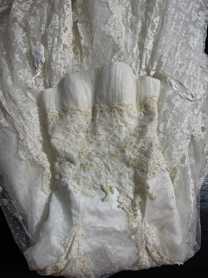 Robe de mariée bustier taille basse années 40/50, coupe sirène, dentelle et tulle ornés d'appliqués, blanche, tailles petites et grandes, AS015
