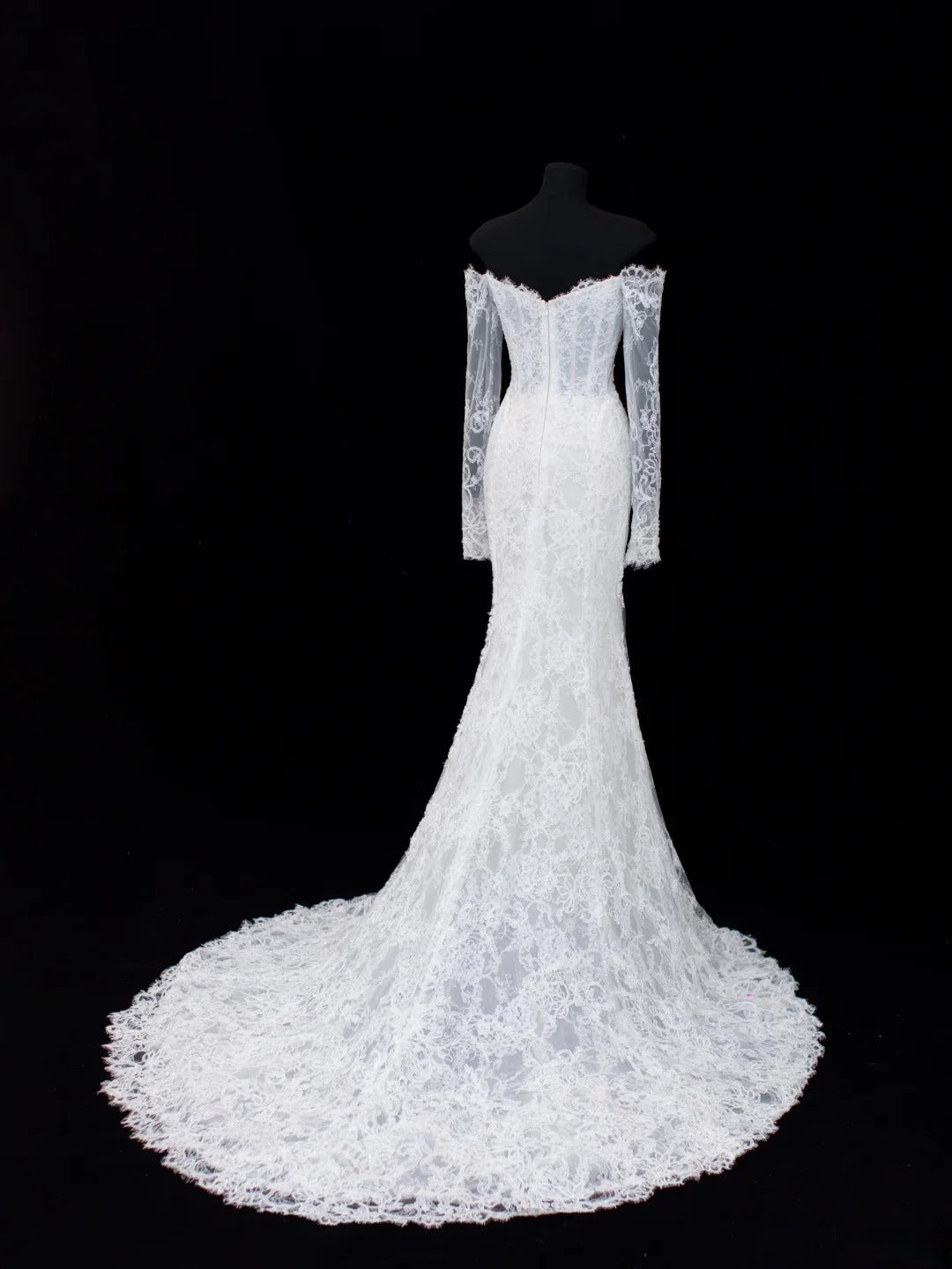 Elegante, schlichte Brautkleider im Meerjungfrauenstil mit schulterfreiem Schnitt, langen Ärmeln und Spitze, auch in kleinen und großen Größen erhältlich (SA015)