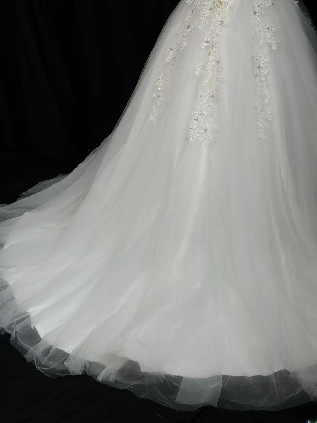 Vintage Ball Gown Sweetheart White Tulle With Appliqued Lace Brides Gown Bridal Dress Wedding Dresses Style RB7555