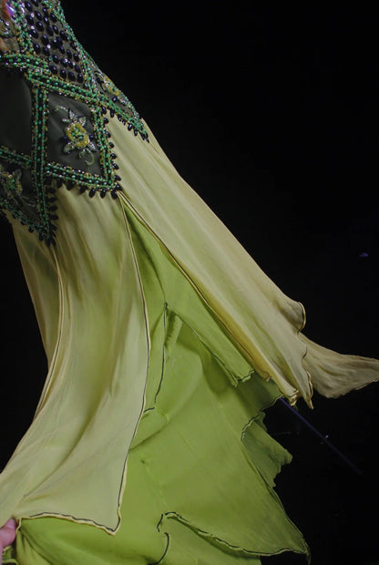Robe de bal vintage années 90, coupe trapèze, col montant, en mousseline verte ornée de perles, robe de soirée longue AS018