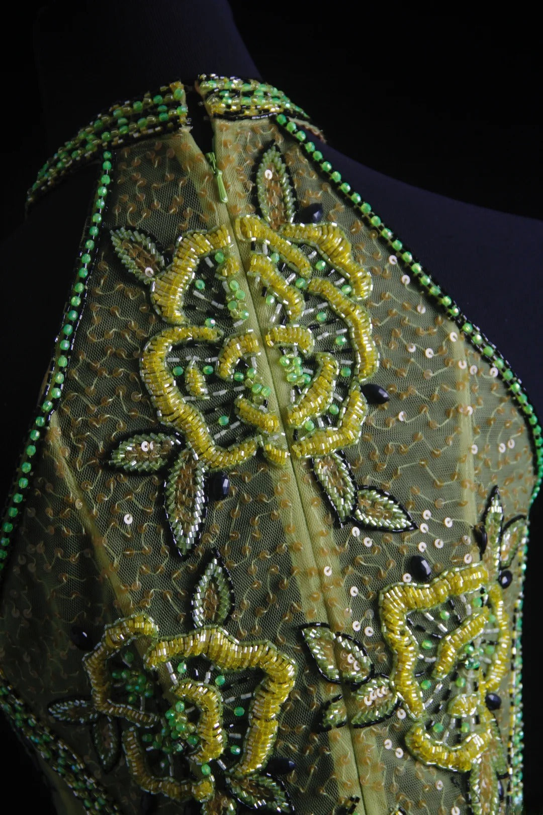 Robe de bal vintage années 90, coupe trapèze, col montant, en mousseline verte ornée de perles, robe de soirée longue AS018