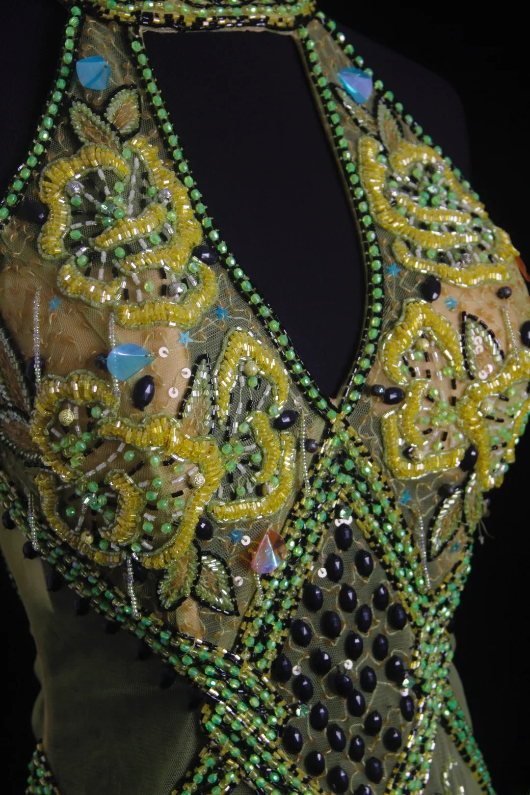 Robe de bal vintage années 90, coupe trapèze, col montant, en mousseline verte ornée de perles, robe de soirée longue AS018