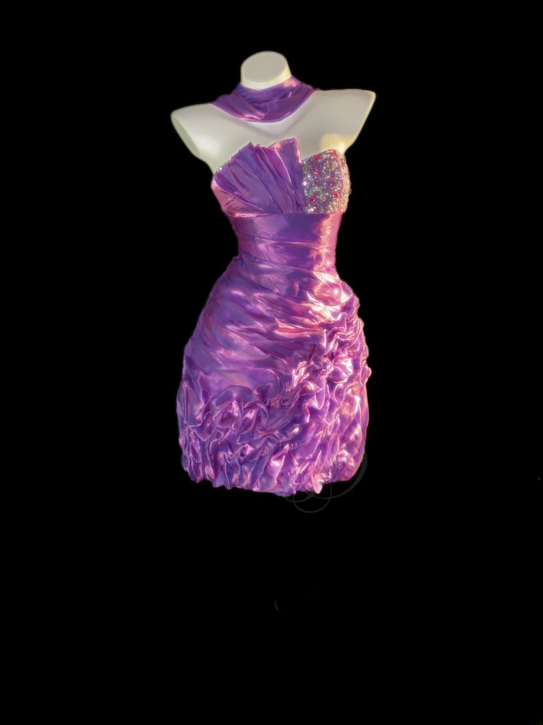 Elegantes trägerloses Etui-Minikleid 2026 in Lila für den Schulabschluss, kurze High School für die 8. Klasse, Senior-Inspo, Homecoming-Kleid RB3360