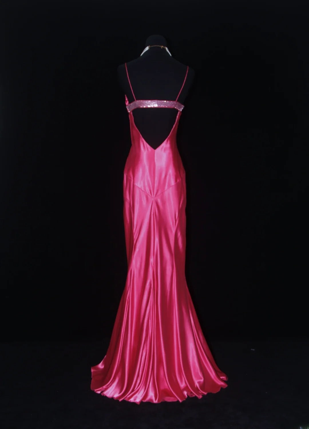 Robe de bal vintage années 90, coupe sirène, bretelles spaghetti, satin rose fuchsia orné de perles, robe de soirée longue AS019