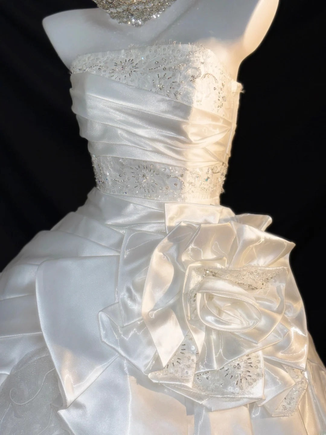 Ethereal Ball Gowns Strapless White Lace With Appliqued Lace Court Train Wedding Dresses RB3362